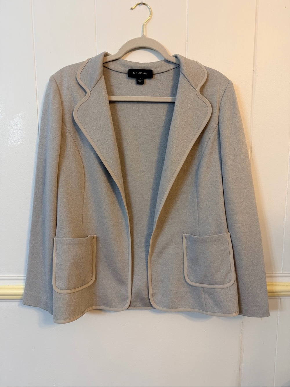 St. John Wool Blend Light Gray Scalloped-Edge Open Blazer